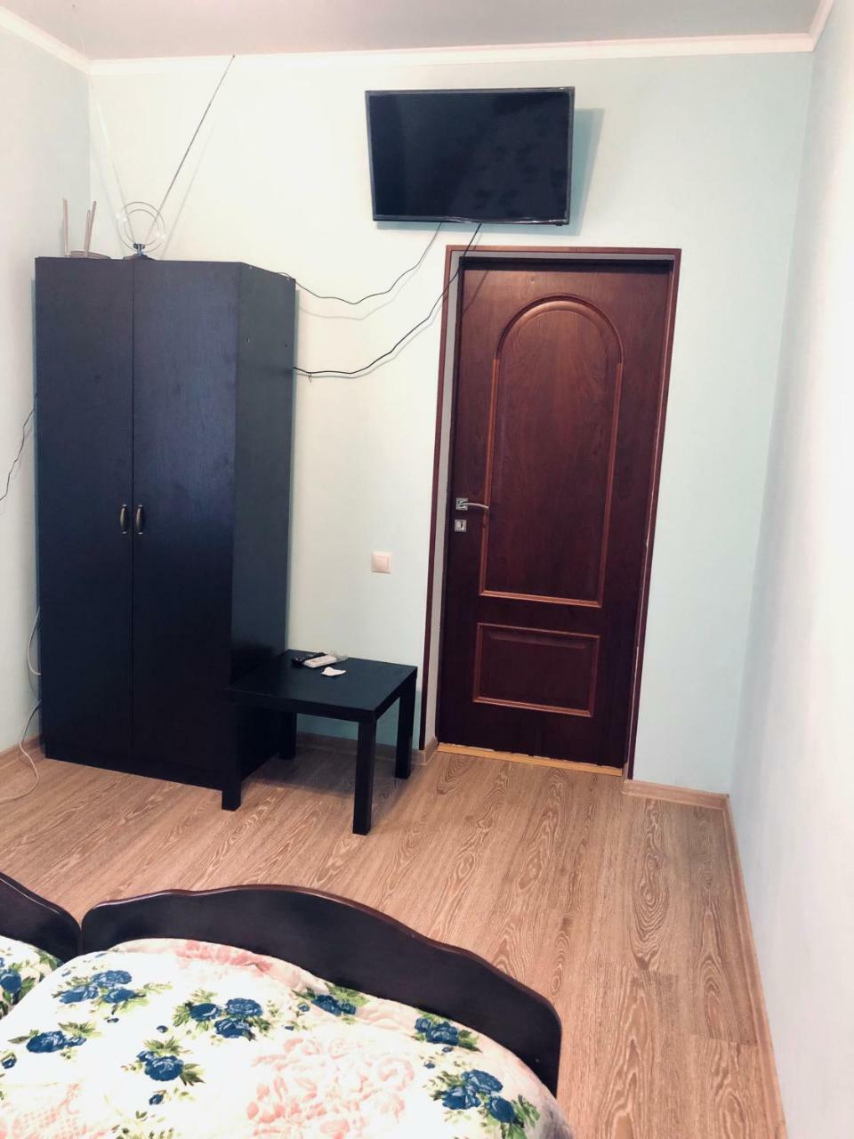 Guest House Nadia Sukhumi Exterior foto